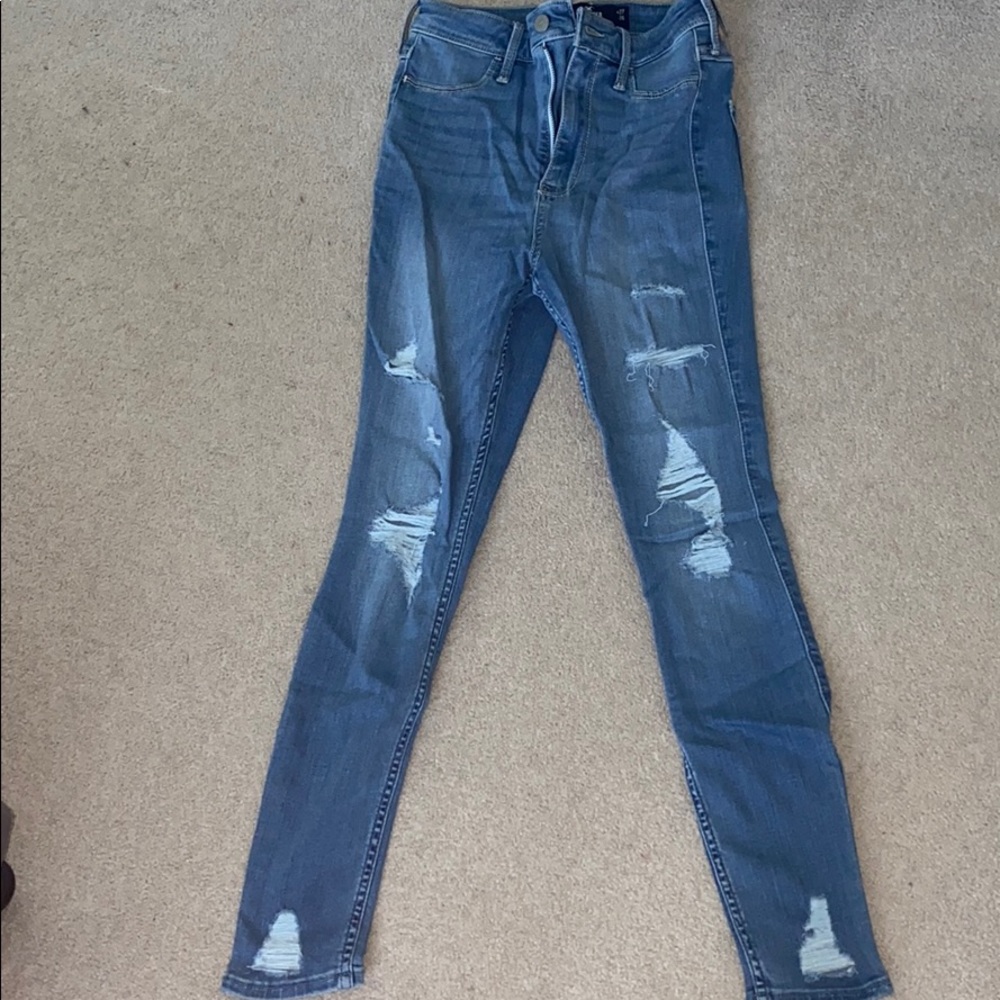 Hollister new distressed jeans with tags
